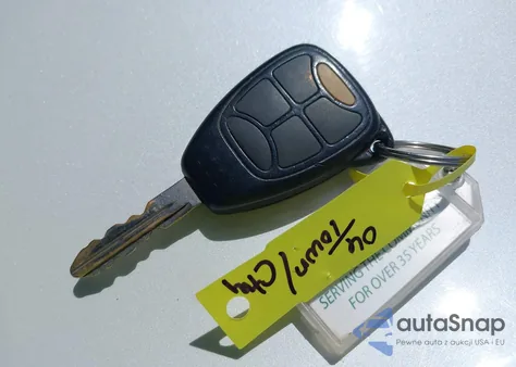 2006 Chrysler Town & Country Touring z USA, uszkodzony, nr VIN 2A4GP54L76R688230